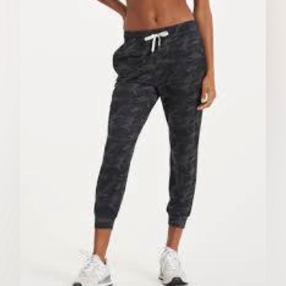 Vuori Pants - Vuori Performance Jogger Black Gray Camo Womens XS